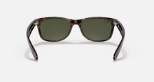טען תמונה לגלריה, משקפי שמש Ray-Ban New Wayfarer RB2132 G-15 902 – 2