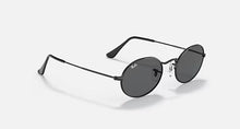 טען תמונה לגלריה, משקפי שמש Ray-Ban Oval Metal RB3547 – שחור מבריק / עדשות אפורות כהות (002/B1)