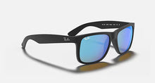 טען תמונה לגלריה, משקפי שמש Ray-Ban Justin RB4165 – שחור מט / עדשות מראה כחולות (622/55)
