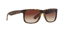 טען תמונה לגלריה, משקפי שמש Ray-Ban Justin RB4165 – הוואנה בהיר בגימור גומי / עדשות חום מדורג (710/13)