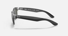 טען תמונה לגלריה, משקפי שמש Ray-Ban New Wayfarer RB2132 – 5
