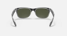 טען תמונה לגלריה, משקפי שמש Ray-Ban New Wayfarer RB2132 G-15 6052 – 2
