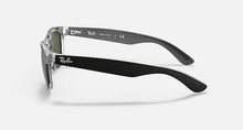 טען תמונה לגלריה, משקפי שמש Ray-Ban New Wayfarer RB2132 G-15 6052 – 5
