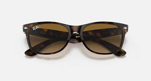 טען תמונה לגלריה, משקפי שמש Ray-Ban New Wayfarer RB2132 – 3
