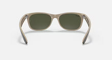 טען תמונה לגלריה, משקפי שמש Ray-Ban New Wayfarer RB2132 G-15 875 – 2

