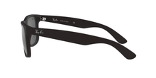 טען תמונה לגלריה, משקפי שמש Ray-Ban Justin Color Mix RB4165 – שחור גומי מט / עדשות אפור עם מראה כסופה (622/6G)
