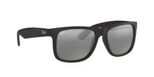 טען תמונה לגלריה, משקפי שמש Ray-Ban Justin Color Mix RB4165 – שחור גומי מט / עדשות אפור עם מראה כסופה (622/6G)
