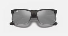 טען תמונה לגלריה, משקפי שמש Ray-Ban Justin RB4165 852/88 – 3
