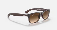טען תמונה לגלריה, משקפי שמש Ray-Ban RB4202 – חום מט / עדשות חומות מדורגות (607313)
