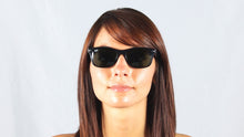 טען תמונה לגלריה, משקפי שמש Ray-Ban New Wayfarer RB2132 G-15 901L – 4
