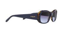 טען תמונה לגלריה, משקפי שמש Vogue VO2606S 26474Q – 3
